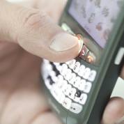 Cartelele SIM ale telefoanelor mobile, atacate de un virus periculos