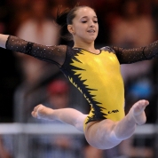 Gimnasta Larisa Iordache a câştigat, duminică, medalia de bronz