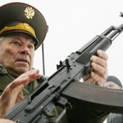 Mihail Kalaşnikov, inventatorul mitralierei AK-47, a murit la vârsta de 94 de ani