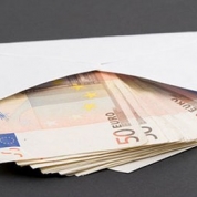 Plic cu 10.000 de euro, uitat în Aeroportul din Timişoara