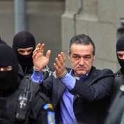 Gigi Becali ar putea ieşi din închisoare