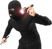 Hoții au dat iama în casele de vacanță din Baciu